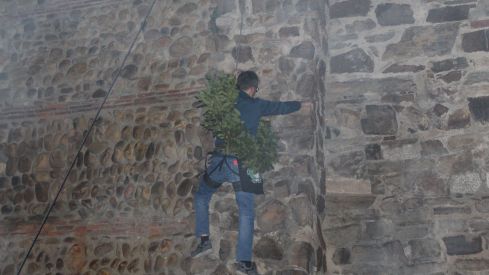 Genarín vuelve a conquistar las calles de León entre versos y orujo | José Martín