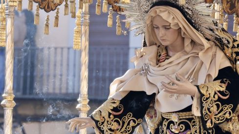 Más de 4.000 papones arropan el Encuentro en la Plaza Mayor de León | Carlos S. Campillo / ICAL Más de 4.000 papones arropan el Encuentro en la Plaza Mayor de León | Carlos S. Campillo / ICAL