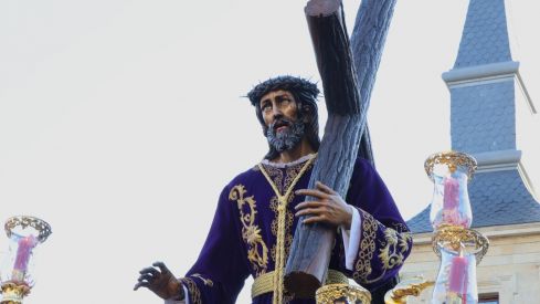 Más de 4.000 papones arropan el Encuentro en la Plaza Mayor de León | Carlos S. Campillo / ICAL Más de 4.000 papones arropan el Encuentro en la Plaza Mayor de León | Carlos S. Campillo / ICAL