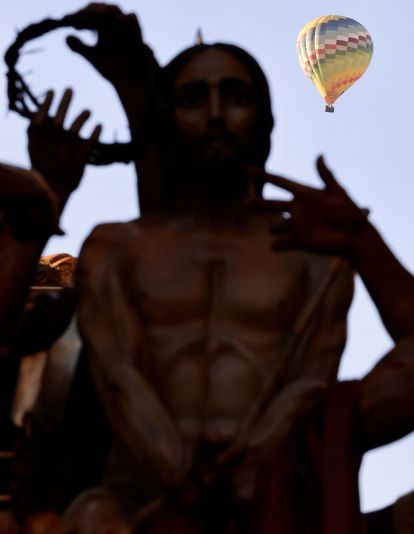 Más de 4.000 papones arropan el Encuentro en la Plaza Mayor de León | Carlos S. Campillo / ICAL Más de 4.000 papones arropan el Encuentro en la Plaza Mayor de León | Carlos S. Campillo / ICAL