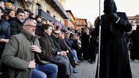 Más de 4.000 papones arropan el Encuentro en la Plaza Mayor de León | Carlos S. Campillo / ICAL Más de 4.000 papones arropan el Encuentro en la Plaza Mayor de León | Carlos S. Campillo / ICAL
