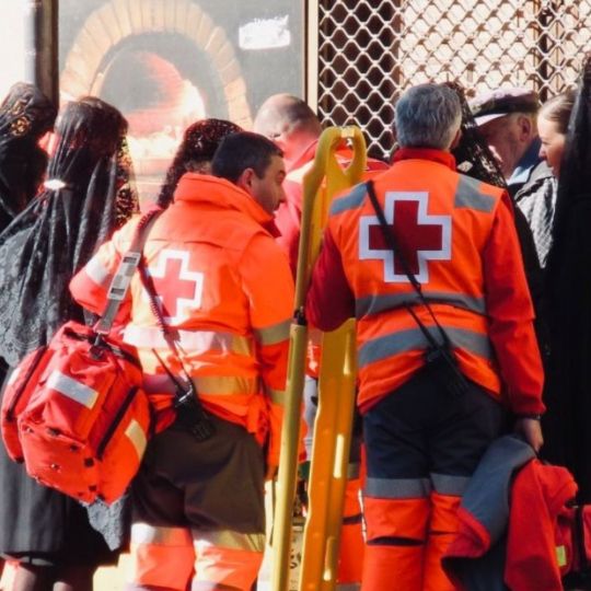 Cruz Roja realiza 12 atenciones y dos traslados durante la procesión de Los Pasos en León