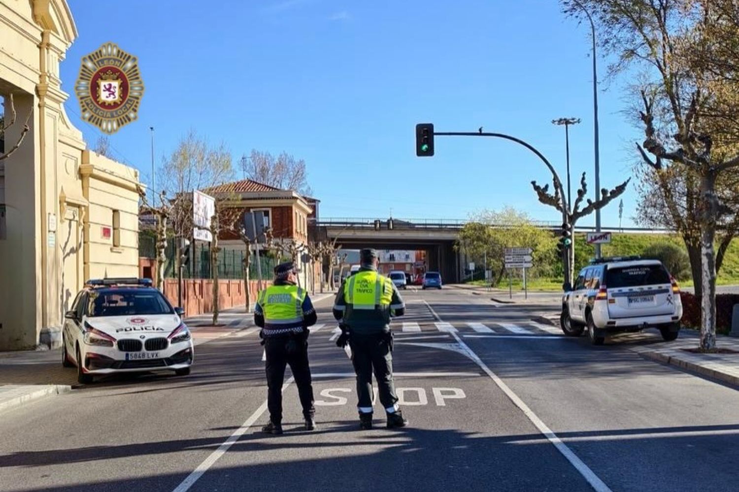 Control conjunto de la Policía Local y la Guardia Civil en León Control conjunto de la Policía Local y la Guardia Civil en León