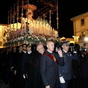 Del alba a la noche: El Entierro cierra el Viernes Santo en León | Carlos S. Campillo / ICAL