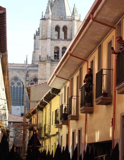El Desenclavo vuelve a las calles de León tras dos años 'encerrados' por la lluvia | José Martín El Desenclavo vuelve a las calles de León tras dos años 'encerrados' por la lluvia | José Martín