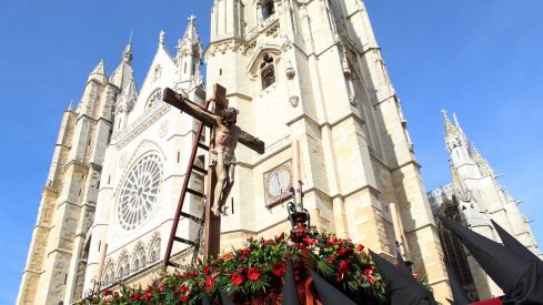 El Desenclavo vuelve a las calles de León tras dos años 'encerrados' por la lluvia | José Martín El Desenclavo vuelve a las calles de León tras dos años 'encerrados' por la lluvia | José Martín