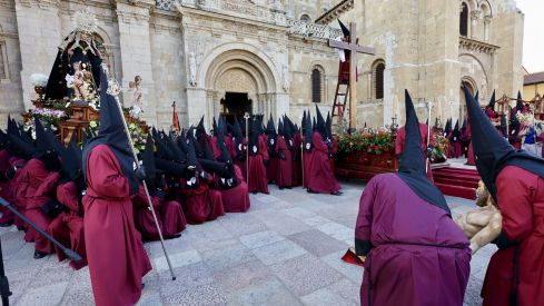 El Desenclavo vuelve a las calles de León tras dos años 'encerrados' por la lluvia | Carlos S. Campillo / ICAL El Desenclavo vuelve a las calles de León tras dos años 'encerrados' por la lluvia | Carlos S. Campillo / ICAL