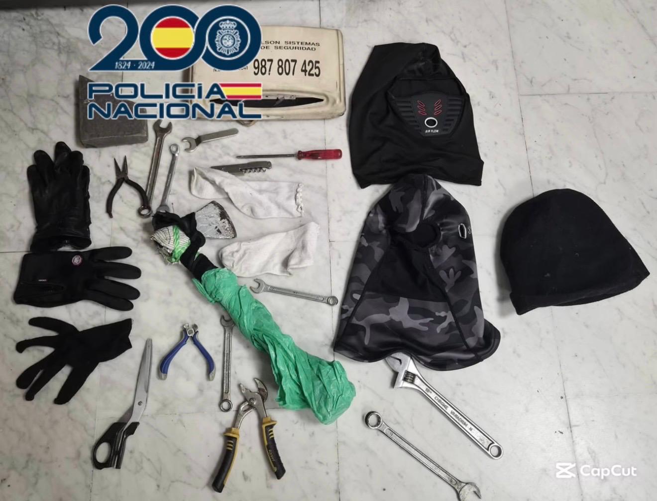 Un calcetín y una huella delatan al presunto ladrón de un bar en León Un calcetín y una huella delatan al presunto ladrón de un bar en León