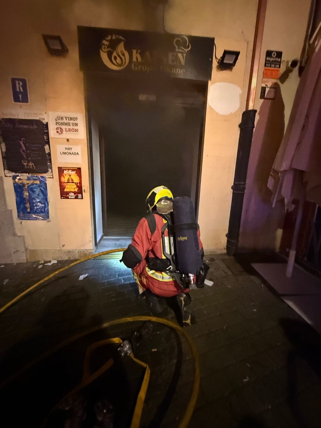 Incendio arrasa la cocina de un restaurante en pleno centro de León | Bomberos de León