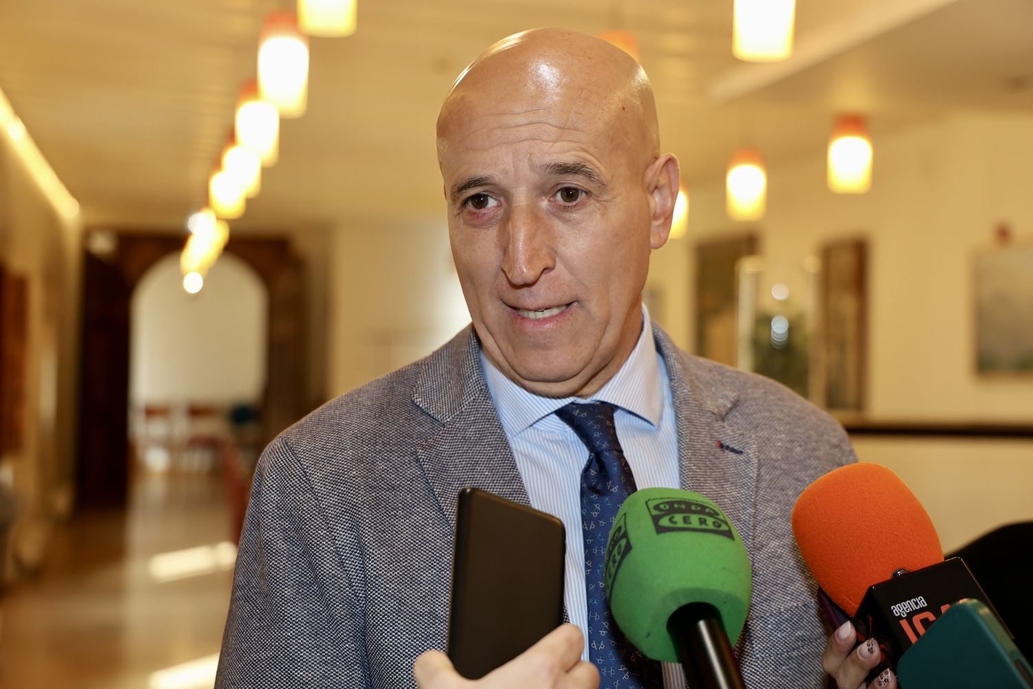 Diez atribuye las críticas de Cendón a su “frustración” por el resultado del 15M y asegura que seguirá trabajando por León | Carlos S. Campillo / ICAL Diez atribuye las críticas de Cendón a su “frustración” por el resultado del 15M y asegura que seguirá trabajando por León | Carlos S. Campillo / ICAL