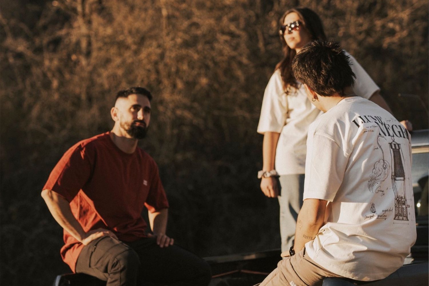 La tradicional lámpara minera inspira una línea de ropa cuya venta financiará proyectos de la Mina Escuela de La Robla 