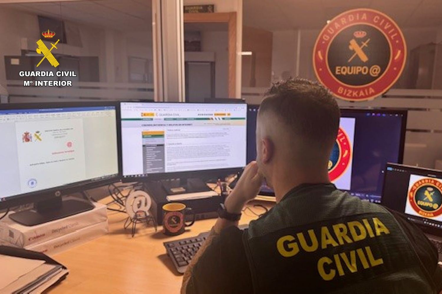 Investigan a un vecino de León por estafas online con móviles de alta gama