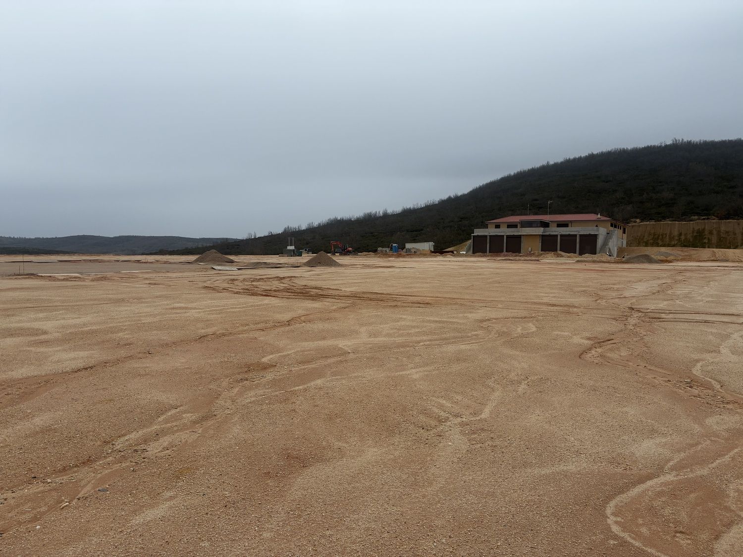 Izquierda Unida León denuncia el retraso en la puesta en marcha de la base de helicópteros de Oterico (Riello)
