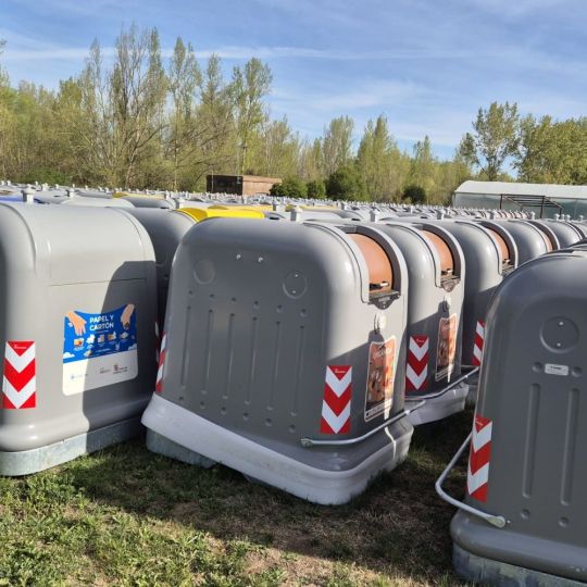 Villaquilambre renueva su sistema de basura con 255 nuevos contenedores