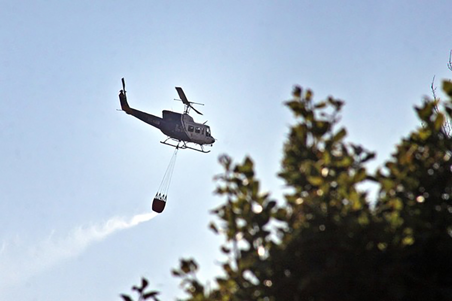 Helicóptero contra incendios forestales | Foto: Peio García / ICAL 