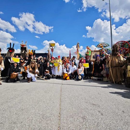 La tradición leonesa de los antruejos cruza fronteras en el ‘Rituais Ancestrais’ de Portugal