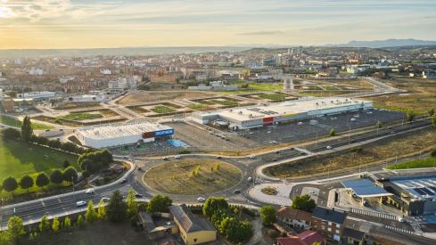 Luz verde a la reparcelación que permitirá el desarrollo del complejo comercial en Villaobispo de las Regueras | Bogaris