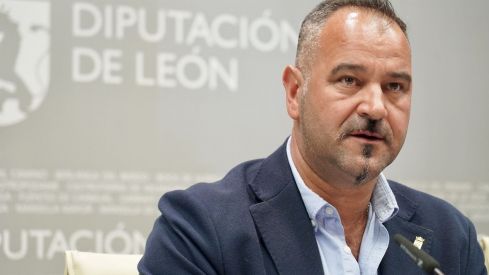 Emilio Martínez, durante la presentación del Día del Libro en León | Carlos S. Campillo / ICAL