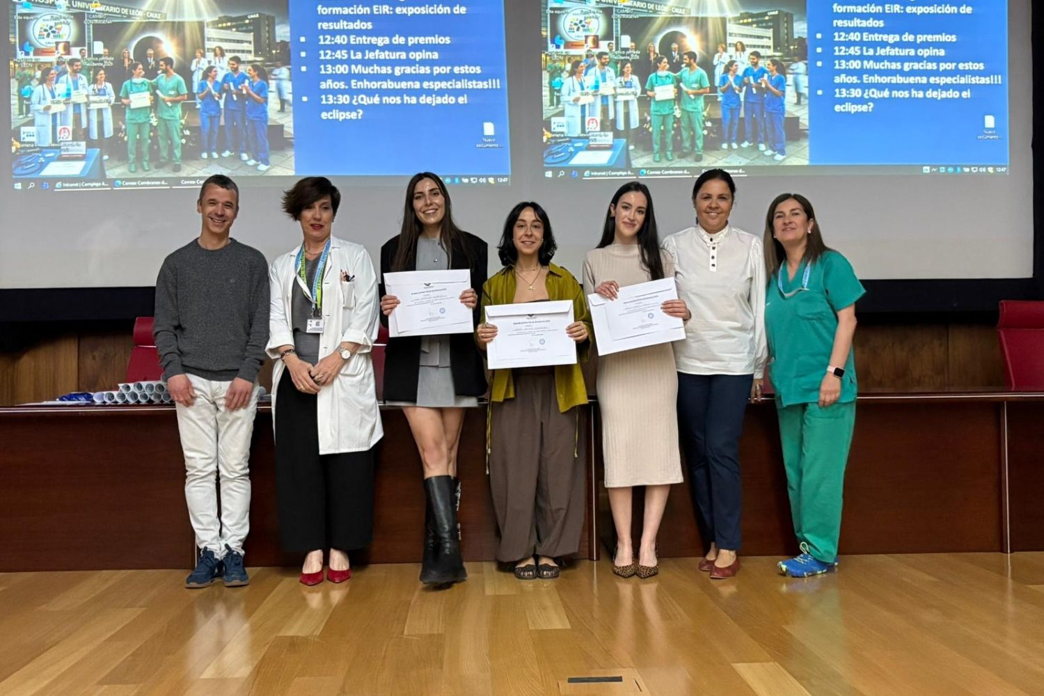Entrega de premios a los trabajos realizados por los EIR del área de salud de León