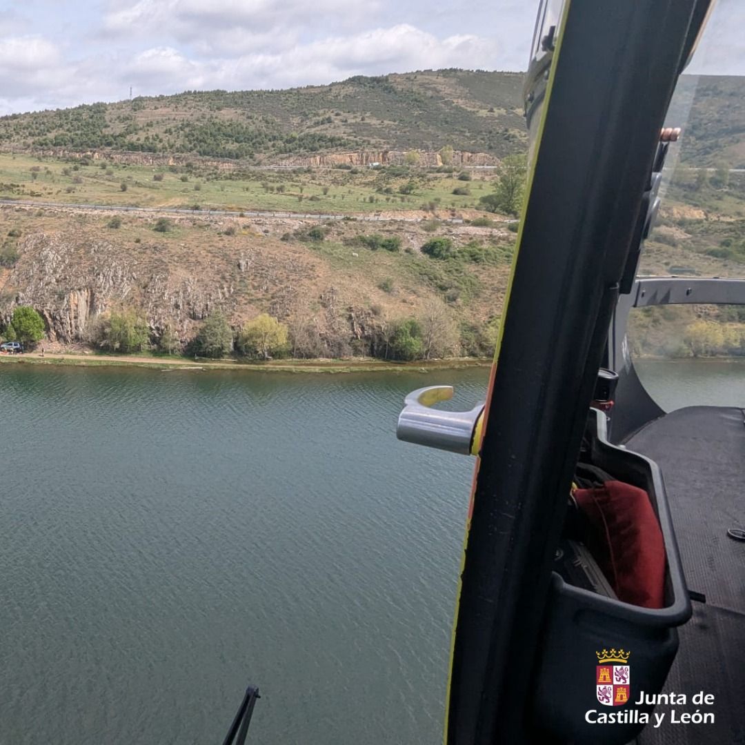 Rescatan a un hombre inconsciente junto al embalse de Selgas de Ordás (León)