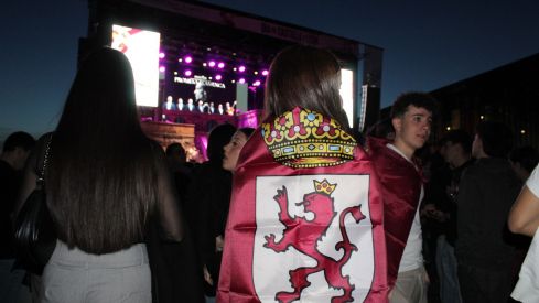 Omar Montes llena León con su concierto por el Día de la Comunidad | José Martín