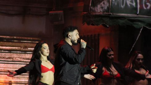 Omar Montes llena León con su concierto por el Día de la Comunidad | José Martín