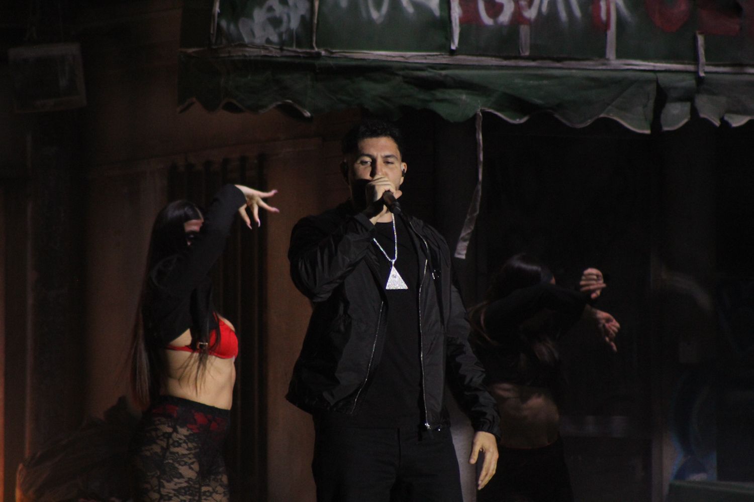 Omar Montes llena León con su concierto por el Día de la Comunidad | José Martín