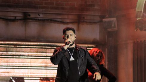 Omar Montes llena León con su concierto por el Día de la Comunidad | José Martín