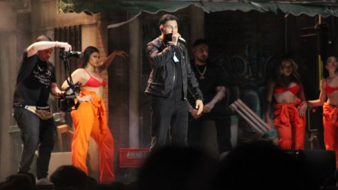 Omar Montes llena León con su concierto por el Día de la Comunidad | José Martín