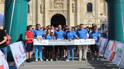 Carrera solidaria por el Día de la Comunidad en León | José Martín