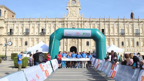 Carrera solidaria por el Día de la Comunidad en León | José Martín