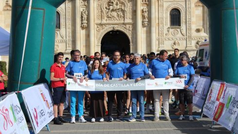 Carrera solidaria por el Día de la Comunidad en León | José Martín