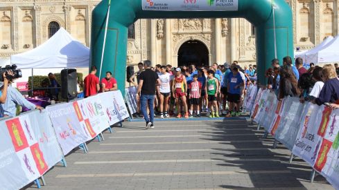 Carrera solidaria por el Día de la Comunidad en León | José Martín