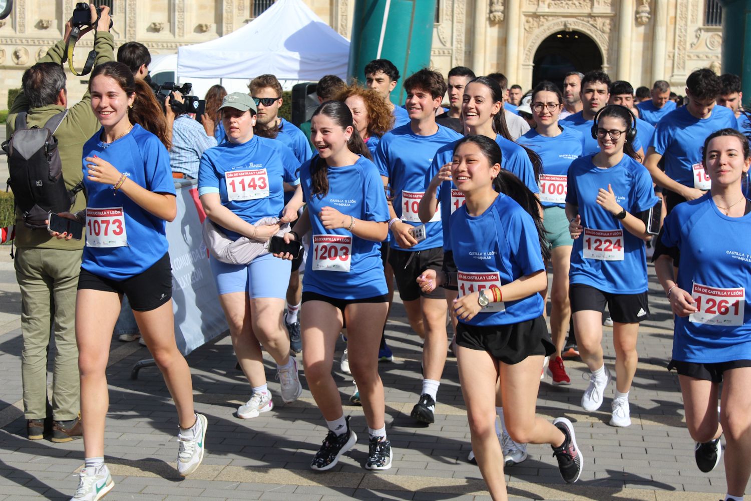 Carrera solidaria por el Día de la Comunidad en León | José Martín