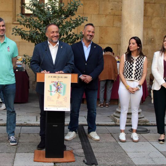Celebración del Día del Libro en el Palacio de los Guzmanes de León | Peio García / ICAL