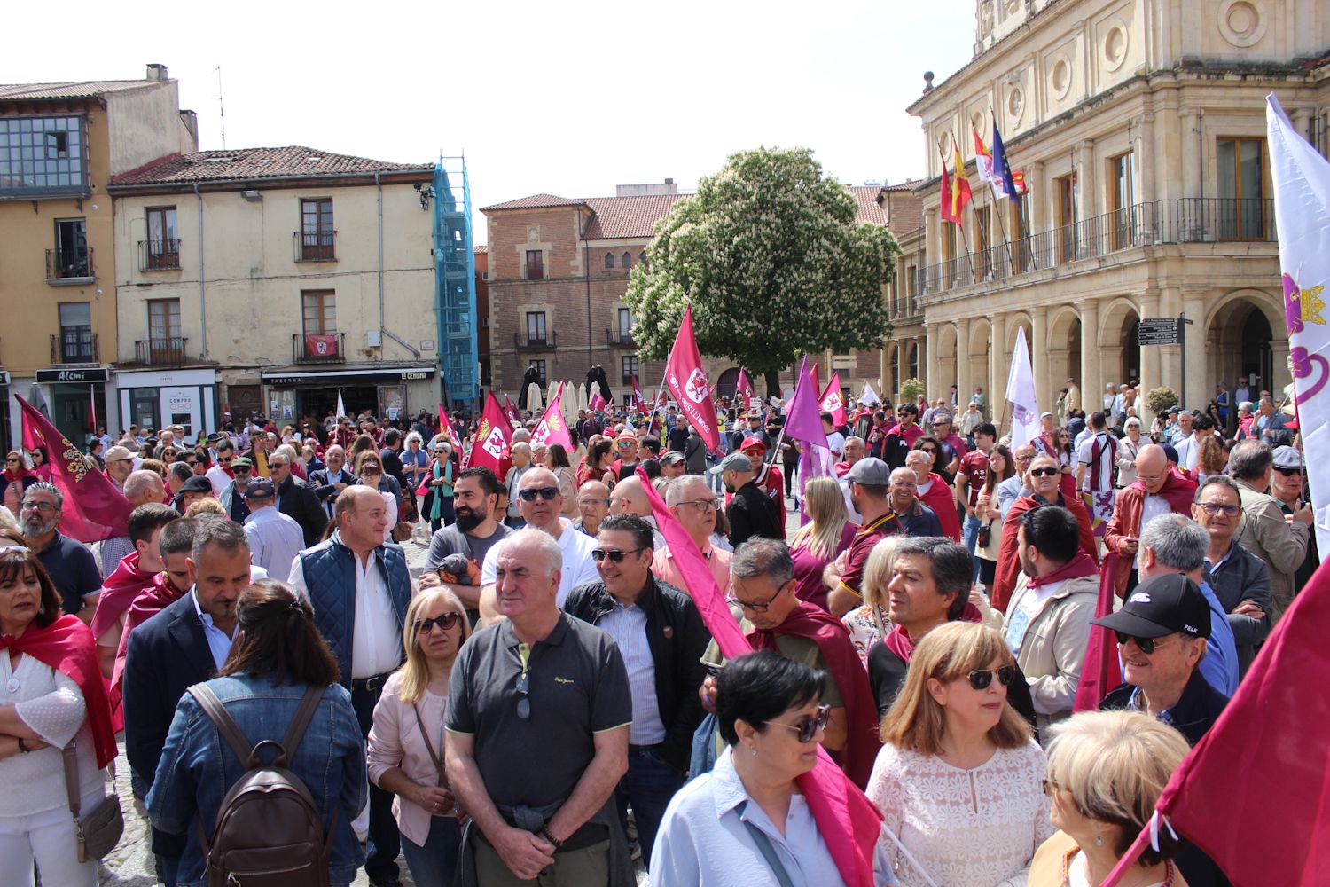 El V Caminu a la Llibertá 'libera' a León de Castilla | José Martín