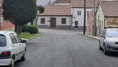 La Bañeza avanza en su plan de asfaltado y prepara nuevas actuaciones en la zona de Santa Elena