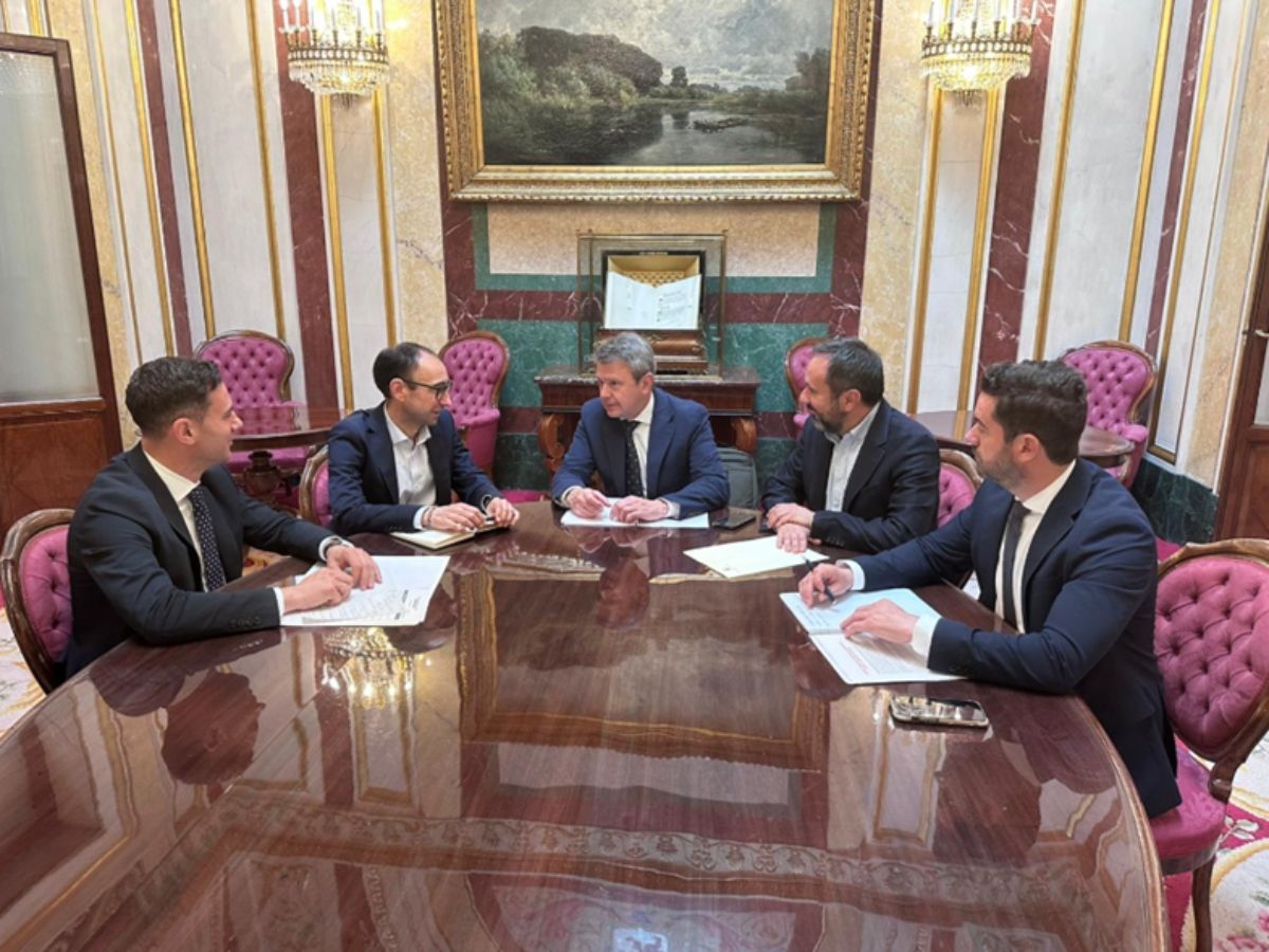 Reunión con los diputados de las provincias del futuro Corredor Plasencia - León