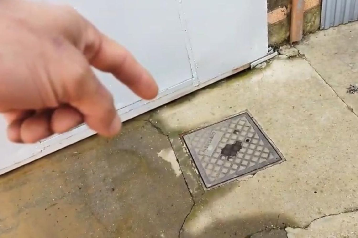 Fuga de agua en Valdefuentes del Páramo