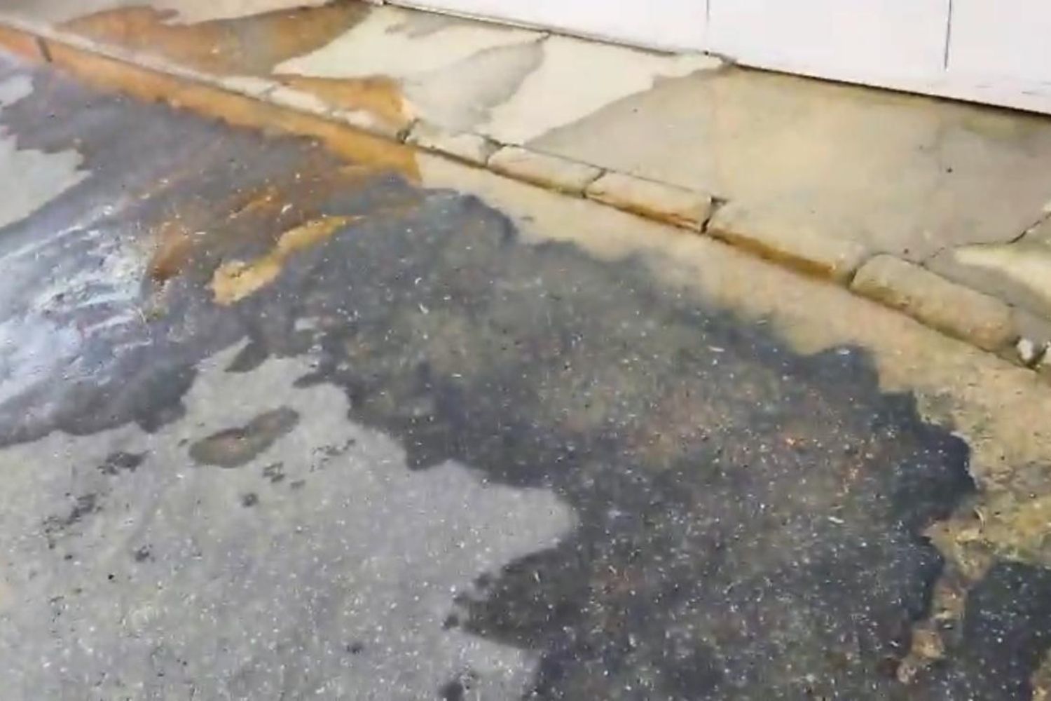 Fuga de agua en Valdefuentes del Páramo