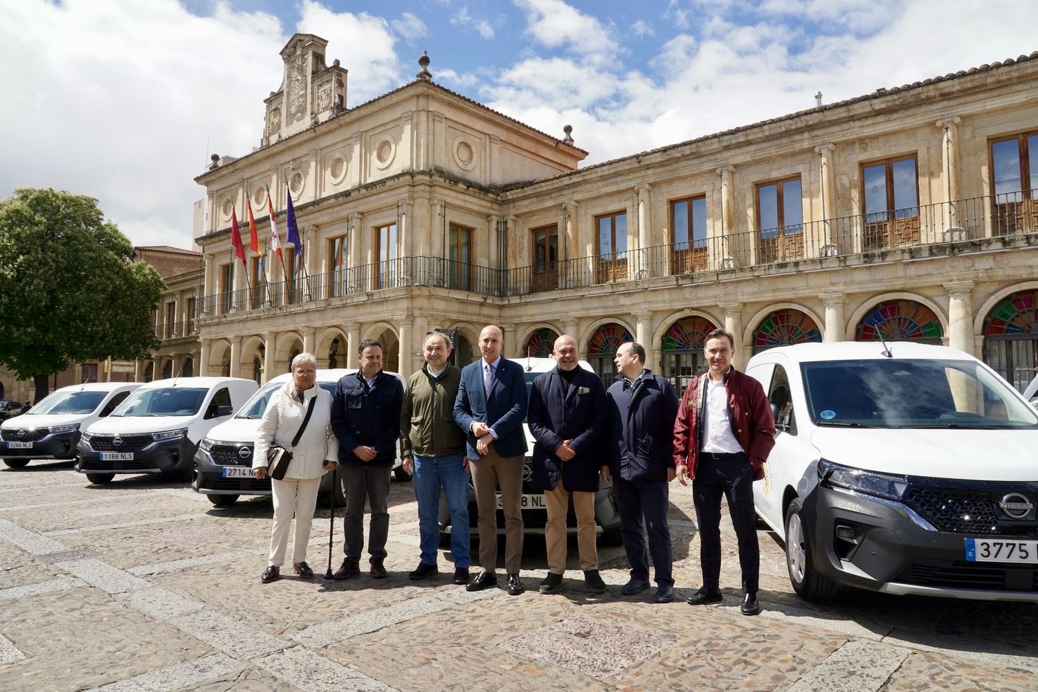 Presentación de nuevos vehículos eléctricos del Ayuntamiento de León | Carlos S. Campillo / ICAL