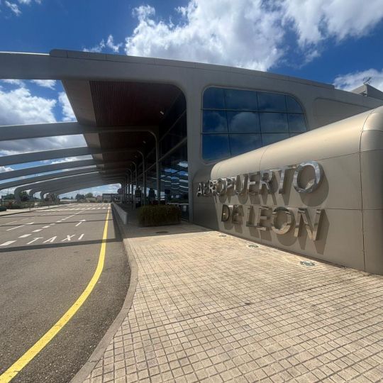 El PP lamenta que el Gobierno deje fuera la terminal de mercancías y el nuevo ILS del aeropuerto de León El PP lamenta que el Gobierno deje fuera la terminal de mercancías y el nuevo ILS del aeropuerto de León