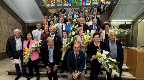León rinde homenaje a 23 parejas en sus Bodas de Oro y Diamante en el Ayuntamiento