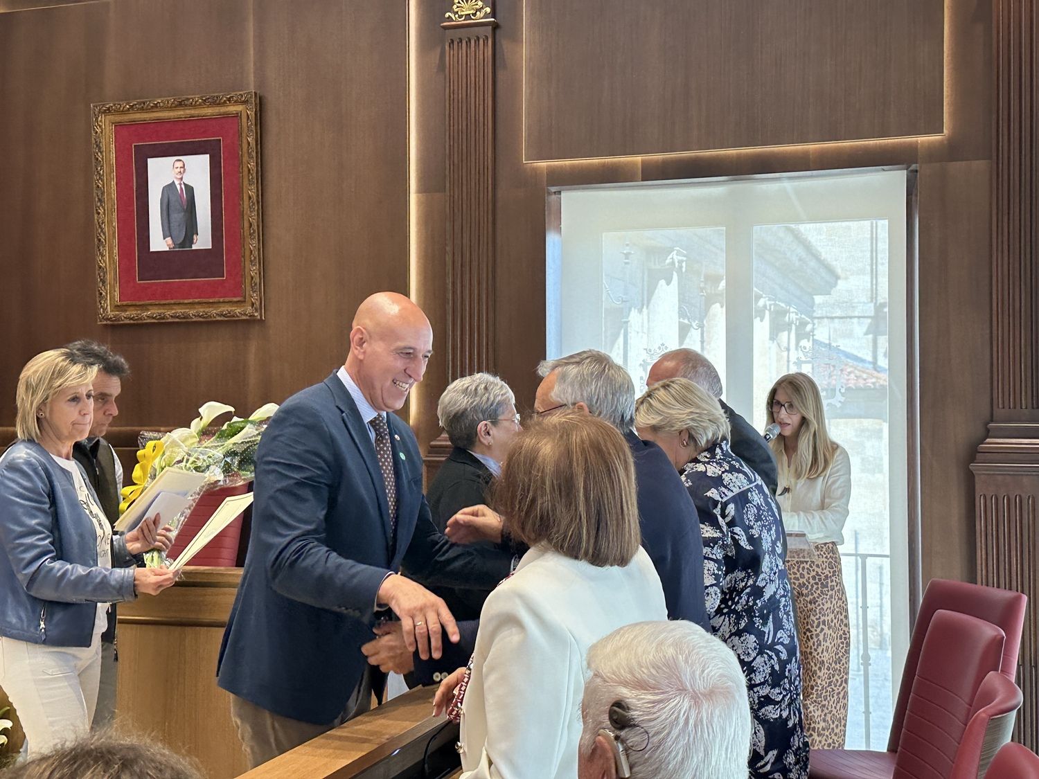 León rinde homenaje a 23 parejas en sus Bodas de Oro y Diamante en el Ayuntamiento