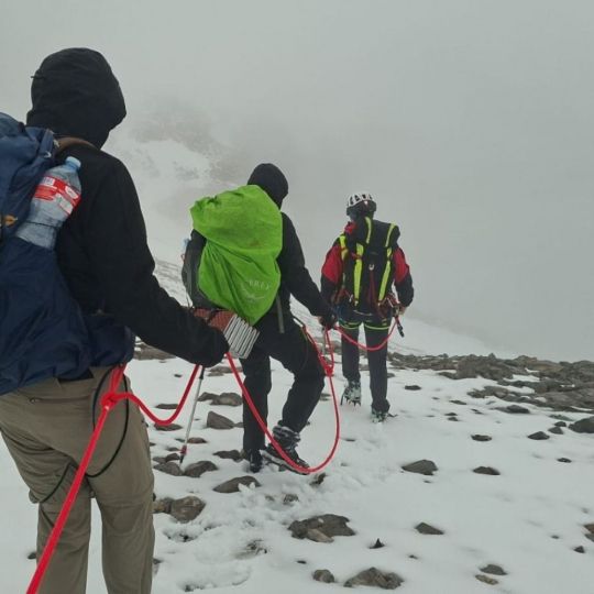 Rescatados dos montañeros atrapados por la nieve en Collado Jermoso (León) Rescatados dos montañeros atrapados por la nieve en Collado Jermoso (León)