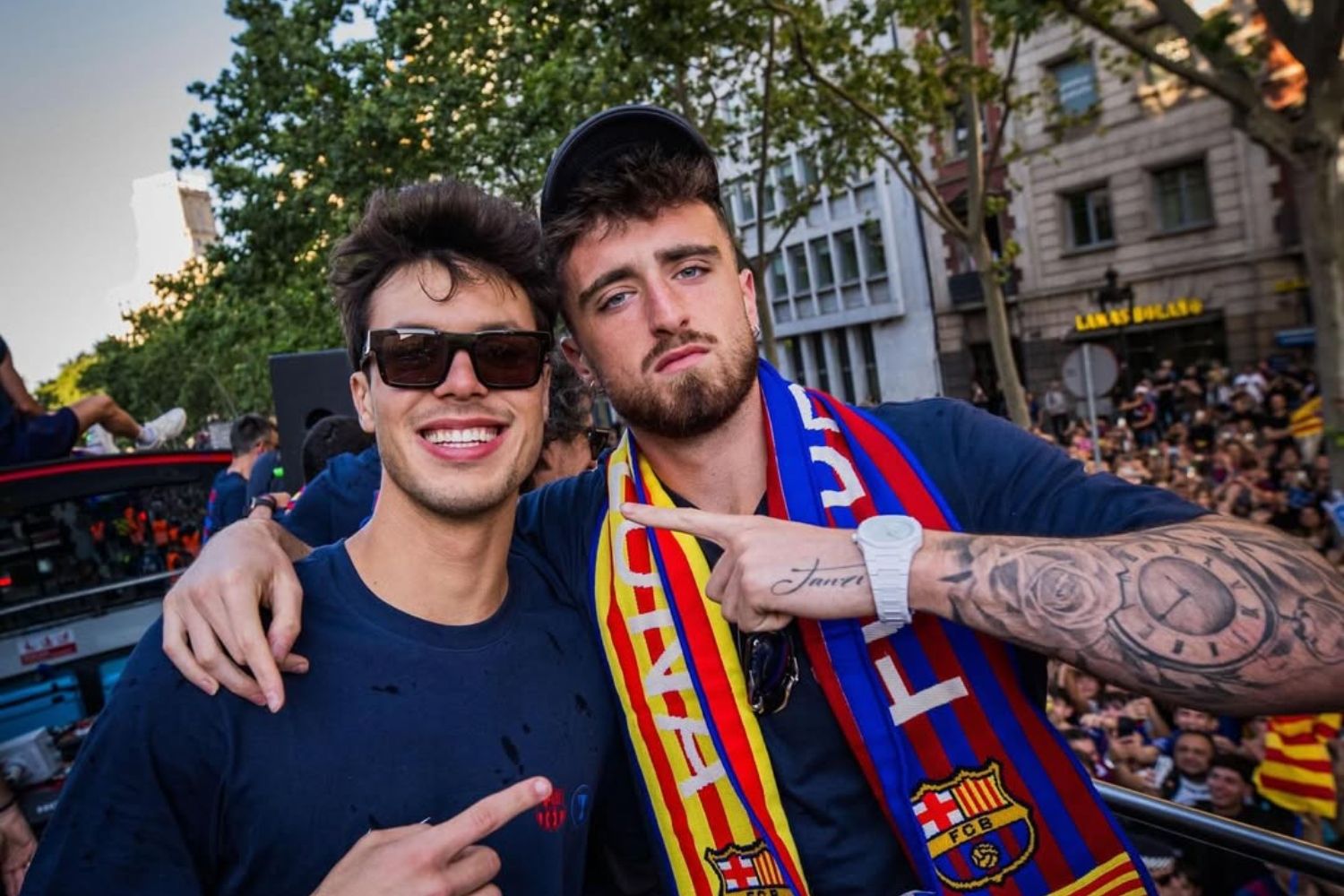 El orgullo leonés en la celebración del Barça: Eder Aller presume de la cecina de su tierra