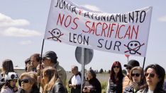 Concentración en protesta contra la planta de biomasa en de la Red de Calor de León | Carlos S. Campillo / ICAL Concentración en protesta contra la planta de biomasa en de la Red de Calor de León | Carlos S. Campillo / ICAL
