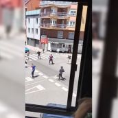 Pelea a 'palazo' limpio entre los ultras de la Cultural y el Eibar en la previa del partido