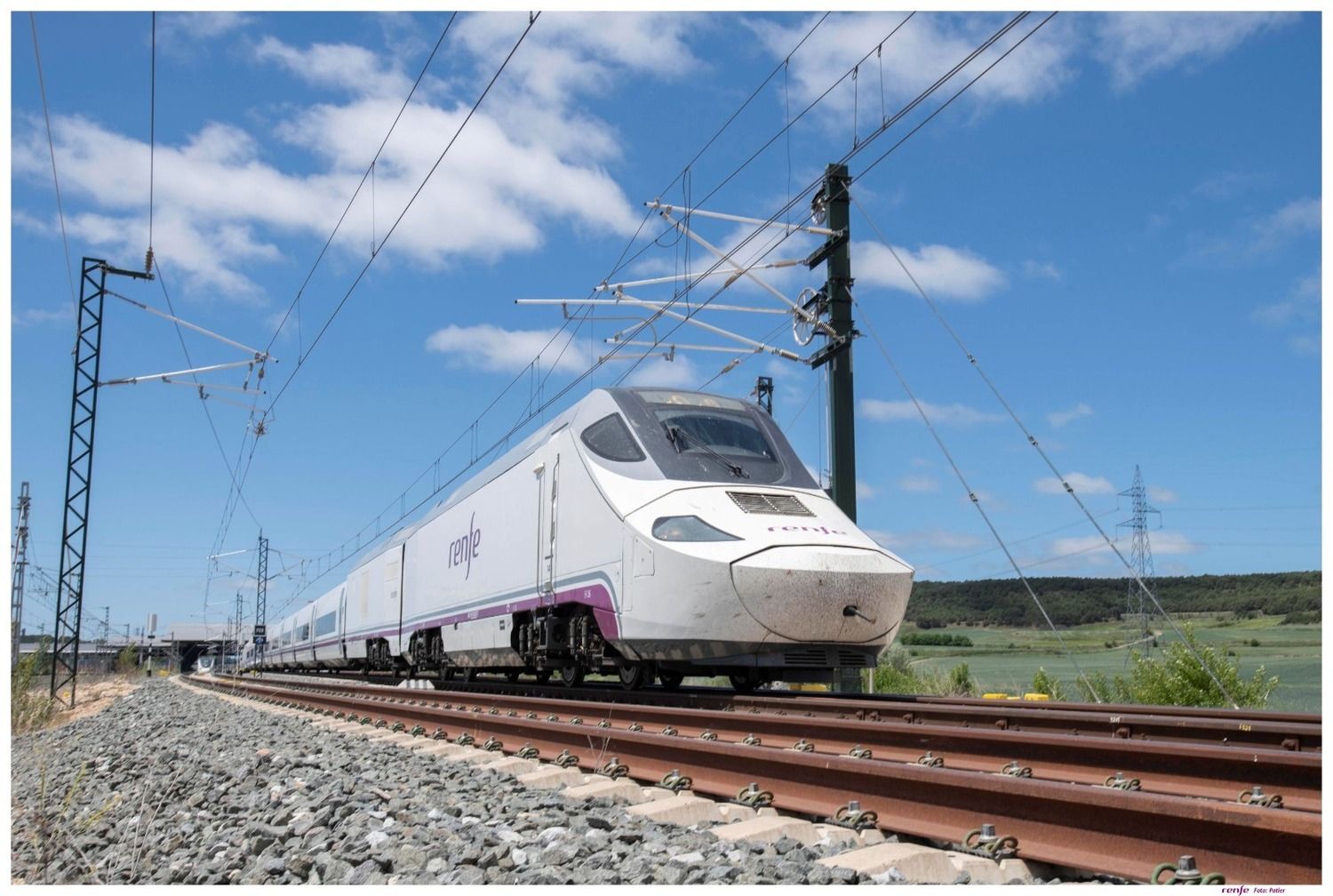 Renfe adelanta el Alvia Lugo–Madrid mejorando las conexiones matinales con Castilla y León