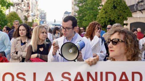 El seguimiento de la huelga médica sube hasta el 27% en León obligando a suspender 1.800 consultas | Carlos S. Campillo / ICAL